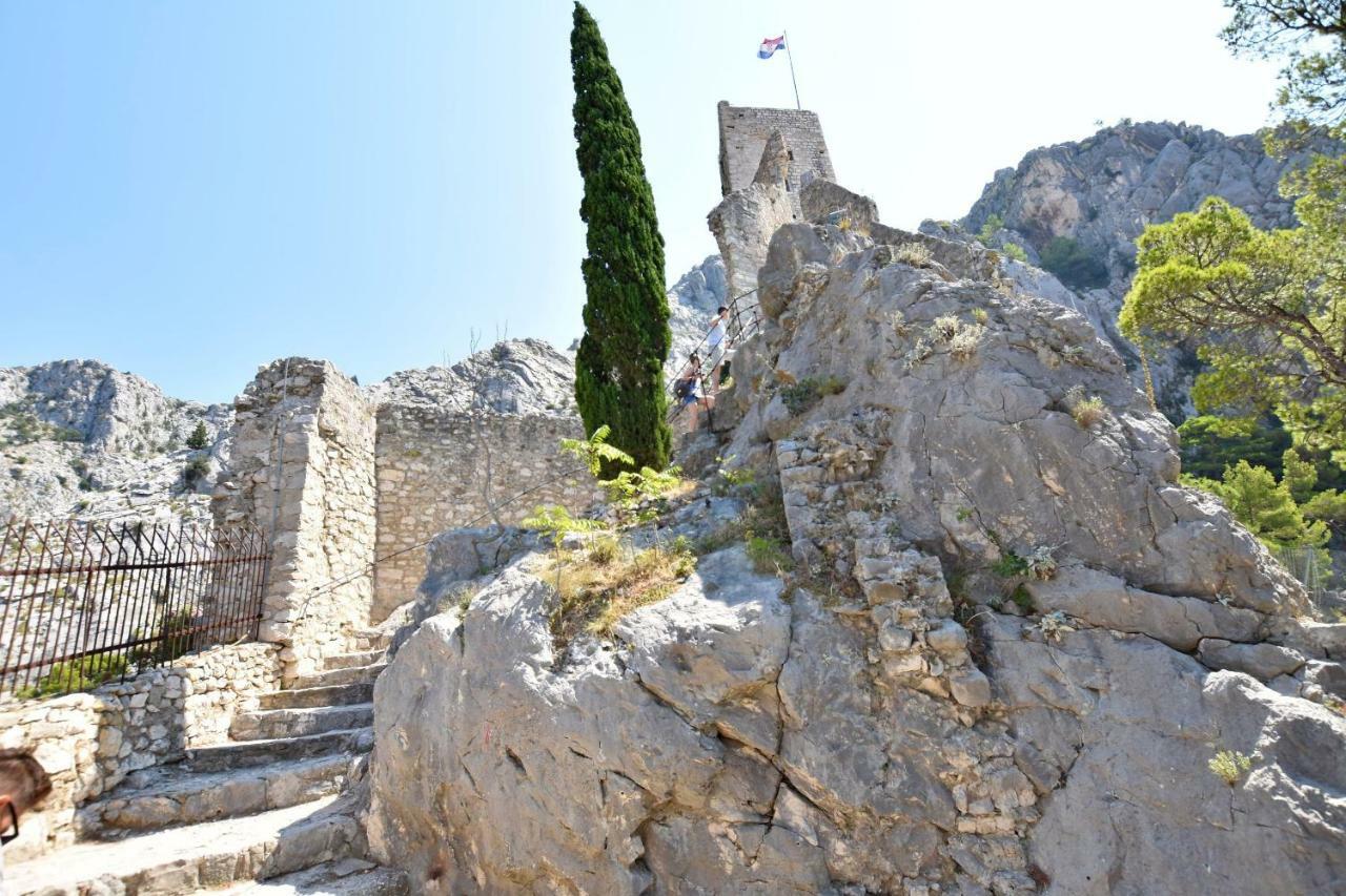 Apartments Lola Omiš Exterior foto